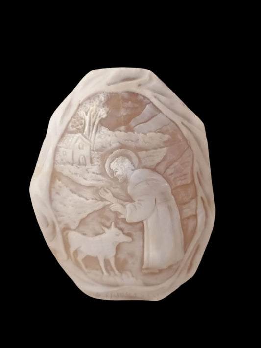 Cammeo su conchiglia sardonica