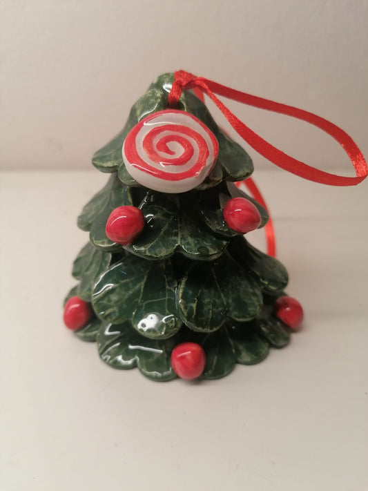Decorazione ad albero di natale in ceramica dipinta a mano