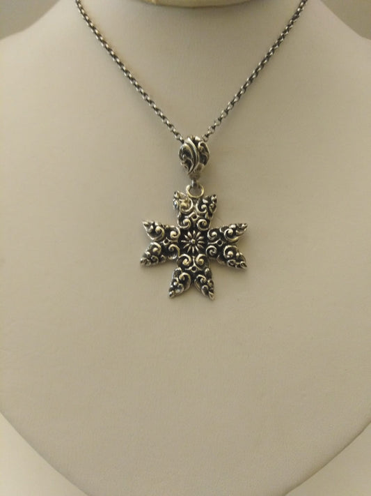 Maltese cross pendant in silver