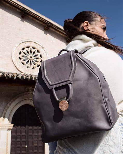 Borsa Zaino Campi in pelle conciata al vegetale e pietra rosa