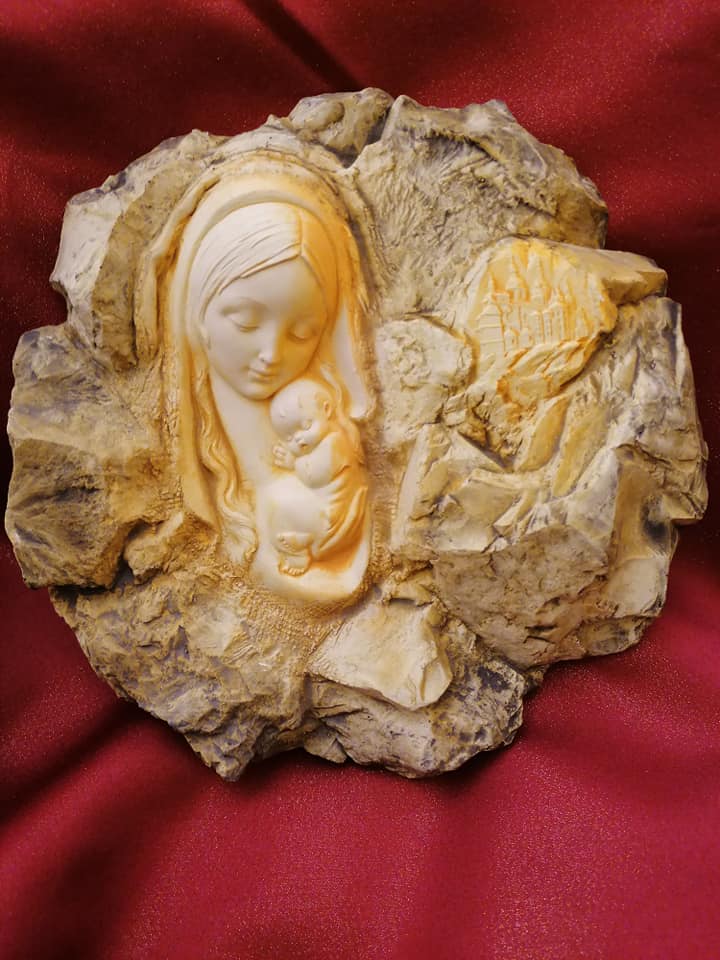 Madonna con bambino bassorilievo