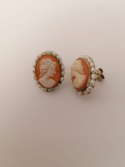 Cameo earrings in 925 silver with a frame of inserted micro beads